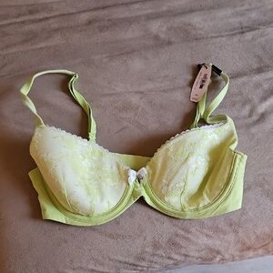 NWT Victoria's Secret Yellow Underwire Bra with Adjustable Straps